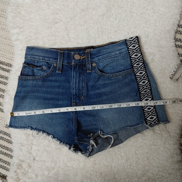 Uo Bdg Girlfriend Hi Rise Shorts Size 25 - Picture 10 of 11